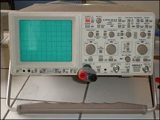 La photo reprsente un appareil qui peut tre utilis en mdecine il mesure un signal lectrique c'est...