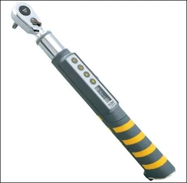 C'est un outil qui contrle le couple de serrage des crous et vis c'est une...