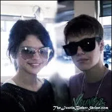 Avec qui est-elle en couple (mai 2012) ?