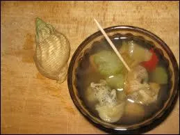 Les  caricoles  est le nom donn aux bulots vendus  Bruxelles par des marchands ambulants. Lequel de ces jus de cuisson les accompagne ?