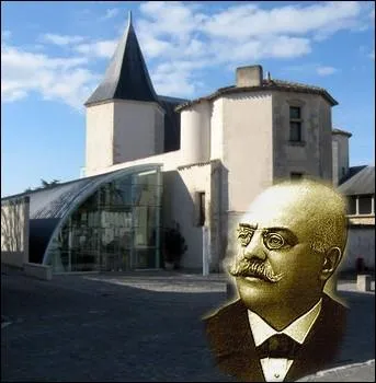 N a St Martin-de-R o un muse porte son nom, Ernest Cognacq avec son pouse Marie-Louise Ja est le fondateur du grand et clbre magasin parisien ... .