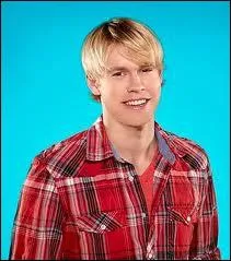 Pourquoi Sam a-t-il quitt le Glee Club pendant les vacances d't ?