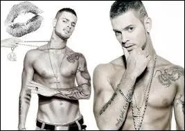 Comment s'appelle sa mre ?