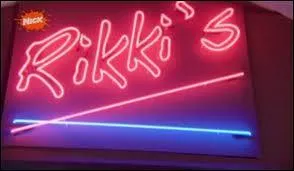 Comment s'appelle le caf (mini restaurant) de Rikki ?