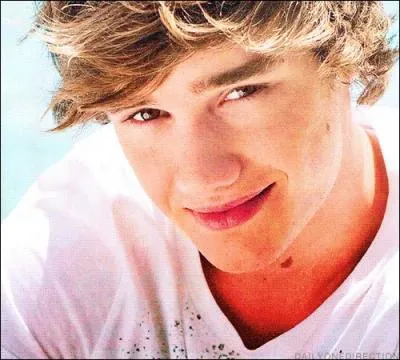 Comment s'appelle la copine de Liam ?