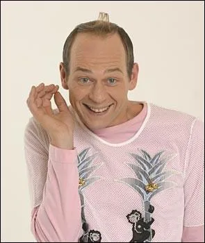 Apprci de tous ses collgues. Ses excentricits gay ne sont apprcies que par Jean Guy. , voici...