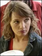 Arriv, au bureau, Philippe assez froid dcouvre l'quipe qu'il doit diriger. Il y a Yann, Fabrice et Annabelle, interprt par...