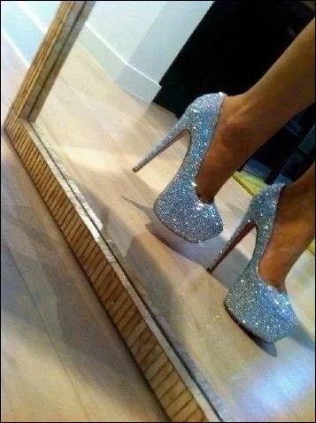 Combien ont cot ces Louboutin  Louis ?