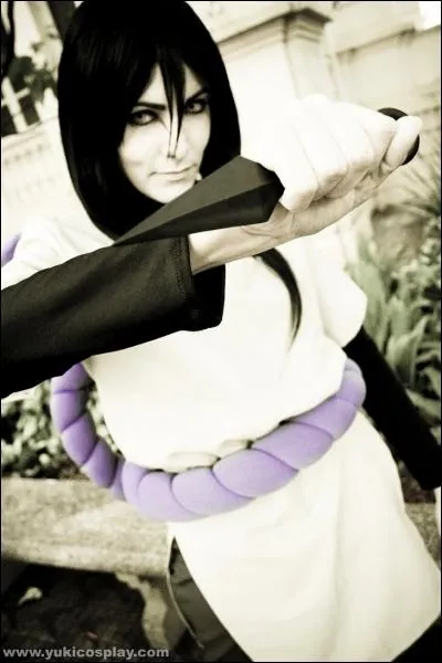 Ancien lve d'Hiruzen, il fuit Konoha afin d'aboutir  ses recherches sur les Kinjutsu...