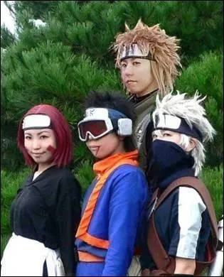 Le personnage de la premire question est le leader de cette quipe constitu de Rin, Kakashi & Obito...