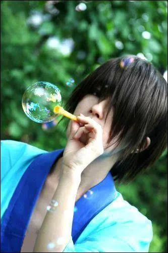 Un Nuke-nin de Kiri et le Jinchuriki de Rokubi...