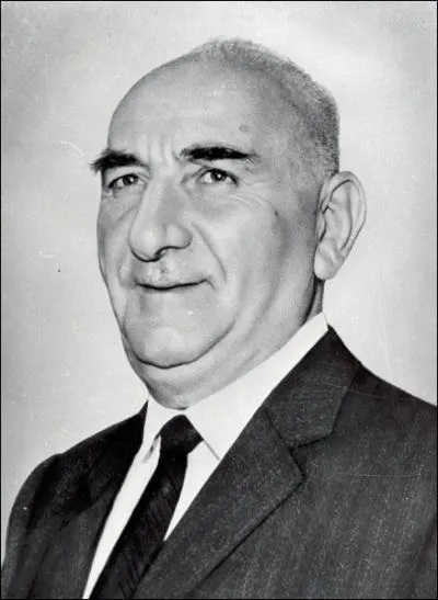 Quelle est son identit ?