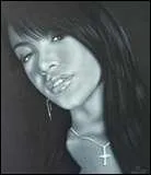 Qui est cette chanteuse qui nous a malheureusement quittés dans un accident d'avion ?