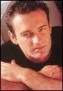 Dans quoi joue Julian McMahon ?