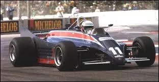 Qui est le constructeur de cette voiture  double chssis, interdite par la FISA en 1981 ?