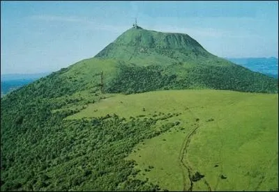 Quelle est l'altitude du Puy de Dme ?
