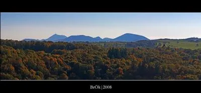 La Chaine des Puys s'tend sur combien de Km ?