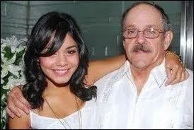 De quelle origine est-elle du ct de son pre ?