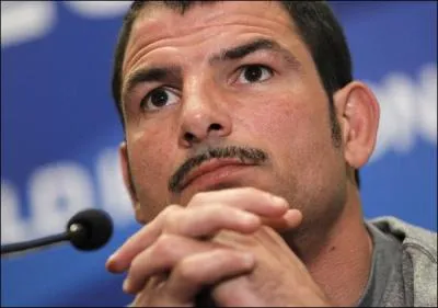 Quel poste n'a pas occup Marc Livremont en tant que joueur de rugby ?