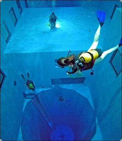 Cette piscine fait 35 mtres de profondeur : c'est la plus profonde du monde. O est-elle situe ?