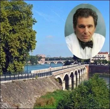 Qu'il est loin mon pays, qu'il est loin ... .