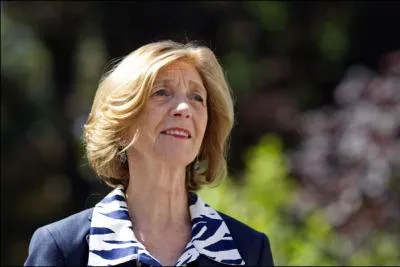 Elle est ministre de l'cologie, du dveloppement durable et de l'nergie, voici Madame ...