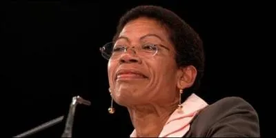 Elle est ministre dlgue auprs du ministre de l'ducation nationale, charge de la russite ducative, voici Madame ...