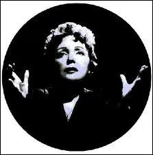 ''La fille de joie est belle / Au coin de la rue là-bas / Elle a une clientèle / Qui lui remplit son bas / Son homme est un artiste / C'est un drôle de petit gars / Un ------ / Qui sait jouer la java''