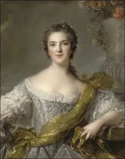 En 1725, le jeune roi âgé de 15 ans épouse la fille de l'ex- roi de Pologne. Quel est le nom de cette reine discrète et effacée qui fermera les yeux sur la vie de débauche de son royal mari ?