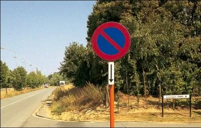 Ici, je peux stationner avant ce panneau.