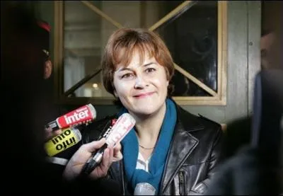 Elle a t Ministre de l'Amnagement du territoire et de l'Environnement , voici Madame ...