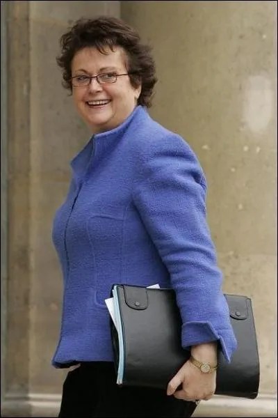 Elle a t Ministre du Logement et de la Ville , voici Madame ...