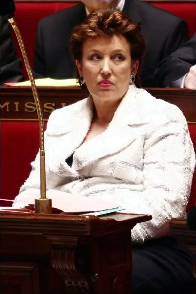 Elle a tMinistre de l'cologie et du Dveloppement durable Ministre de la Sant et des Sports Ministre des Solidarits et de la Cohsion sociale , voici Madame ...