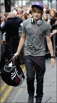 Quel est le nom complet de Liam ?