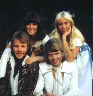 Avec quelle chanson le 6 avril, le groupe sudois Abba remporte-t-il le concours Eurovision de la chanson  Brighton (Royaume-Uni) ?