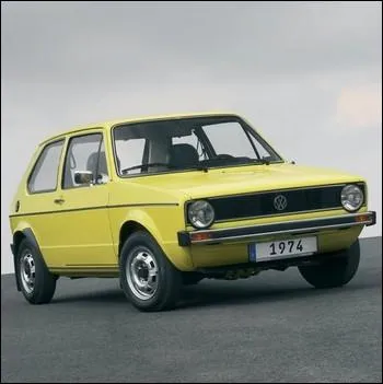 En mai de cette anne-l, le constructeur allemand Volkswagen prsente un nouveau modle de la gamme dite compacte. De quelle voiture s'agit-il ,