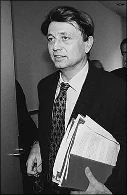 Il a t Ministre de l'conomie et des Finances, voici ... .