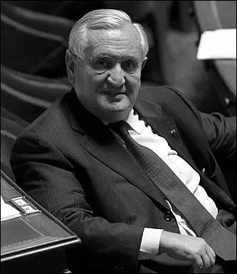 Il a t Ministre des Petites et moyennes entreprises, du Commerce et de l'Artisanat , voici ... .