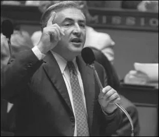 Il a t Ministre de l'conomie, des Finances et de l'Industrie, voici ... .