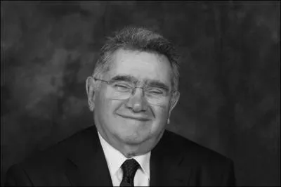 Il a t Ministre de l'ducation nationale, de la Recherche et de la Technologie, voici ... .