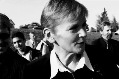 Elle a t Ministre de la Jeunesse et des Sports , voici ... .