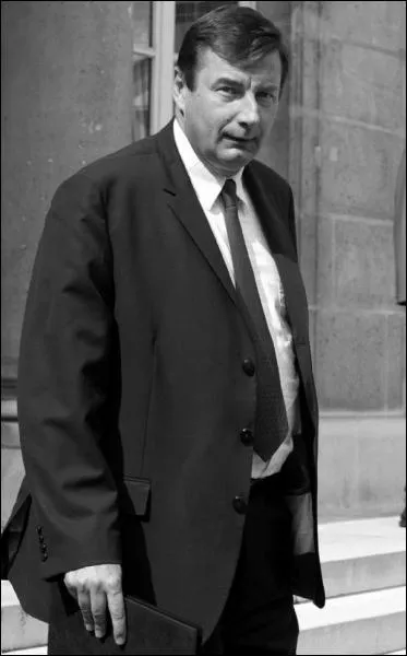 Il a t Ministre des Sports, voici ... .