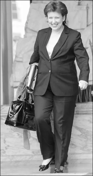 Elle a t Ministre de l'cologie et du Dveloppement durable, voici ... .