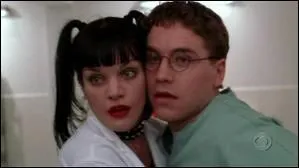 Qui est la personne  droite ?