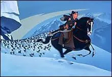 Comment Mulan parvient-elle  mettre en droute l'arme ennemie dans la montagne ?