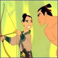 A part le tir  l'arc, le maniement de quelle arme enseigne-t-il  Mulan ?