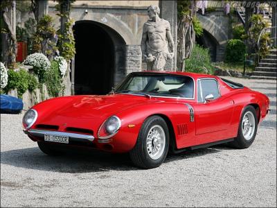De quelle marque italienne est cette voiture des annes 60 ?
