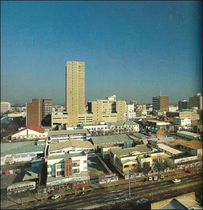 Dans quel pays se situe la ville de Bulawayo ?