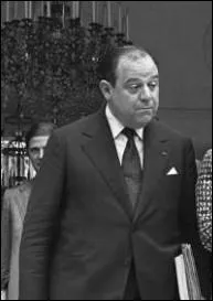 Il a t Ministre de l'Economie et des Finances , voici ...