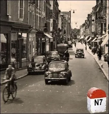 Cette sous-prfecture du Loiret surnomme la   Venise du Gtinais   tait sur l'itinraire de la nationale... .